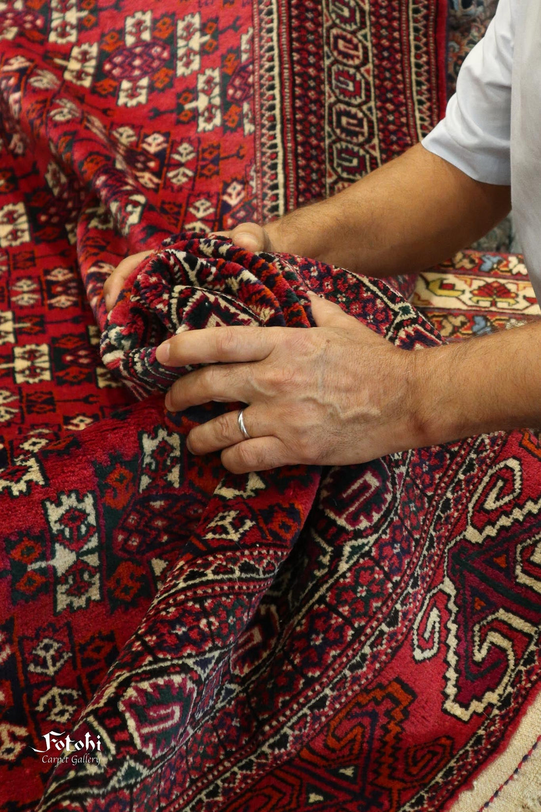 Handmade vs Machine-Made Carpet: Key Differences and Which to Choose