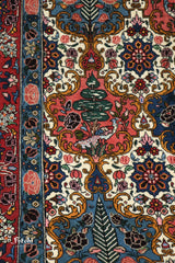 Handmade Persian Bakhtiari Rug | FT 4963